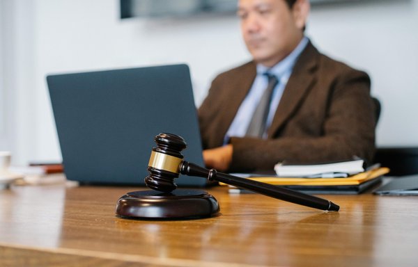 Optimisez votre visibilité : création de site internet pour avocat